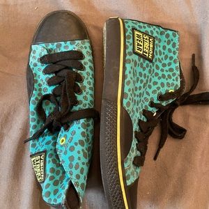 VISION STREET WEAR HIGH TOP SKATE SHOES Size 8